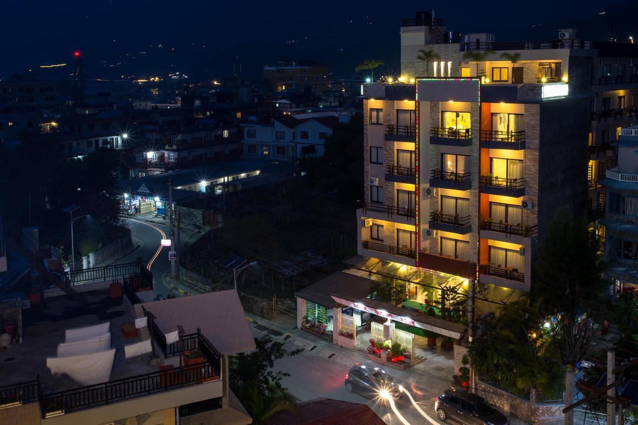 פוקהרה Hotel Queens Park מראה חיצוני תמונה