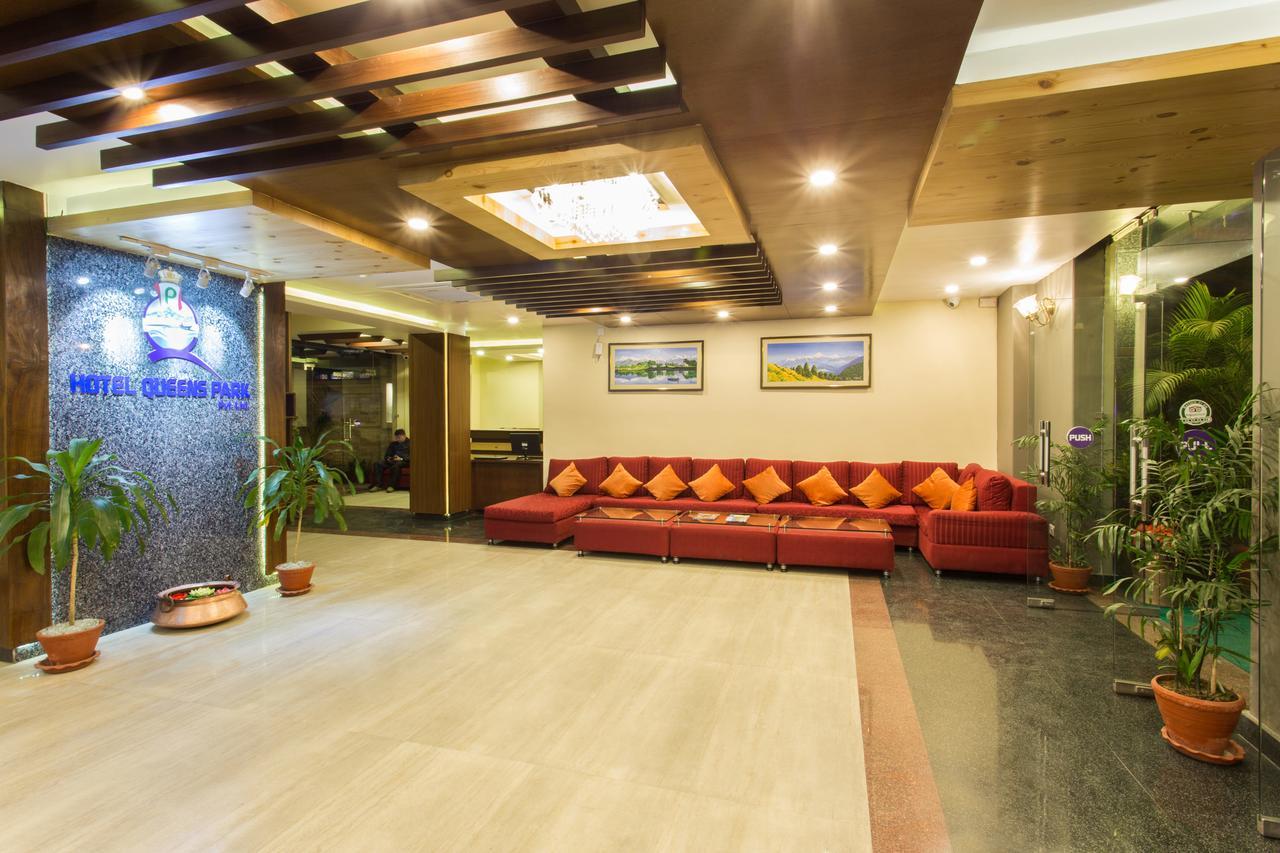 פוקהרה Hotel Queens Park מראה חיצוני תמונה