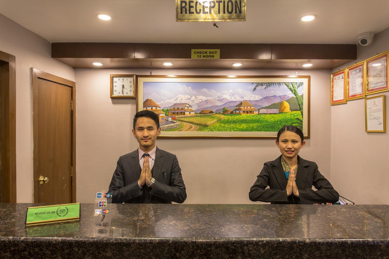 פוקהרה Hotel Queens Park מראה חיצוני תמונה