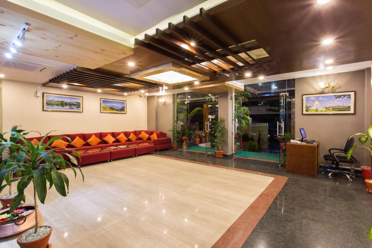 פוקהרה Hotel Queens Park מראה חיצוני תמונה