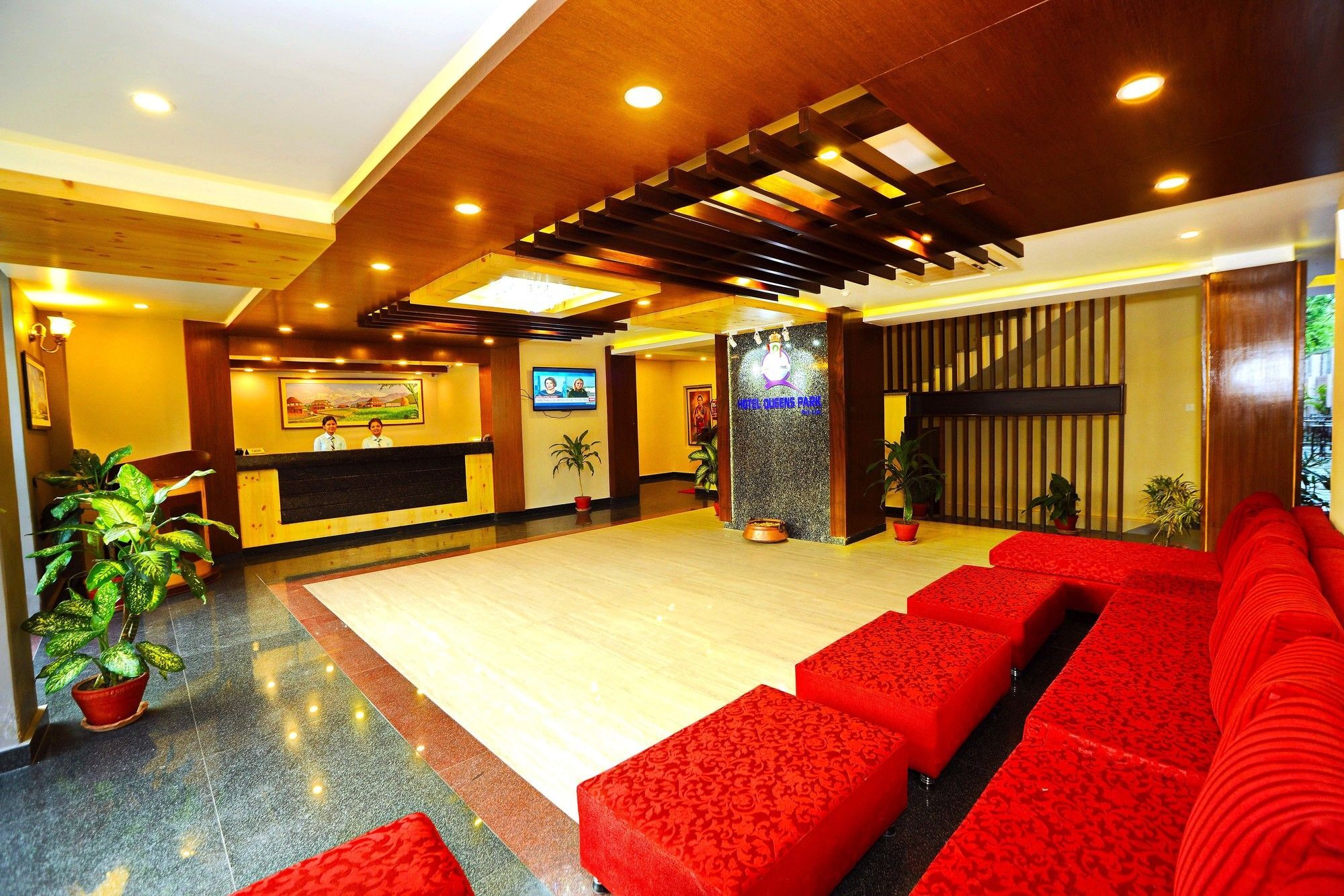 פוקהרה Hotel Queens Park מראה חיצוני תמונה